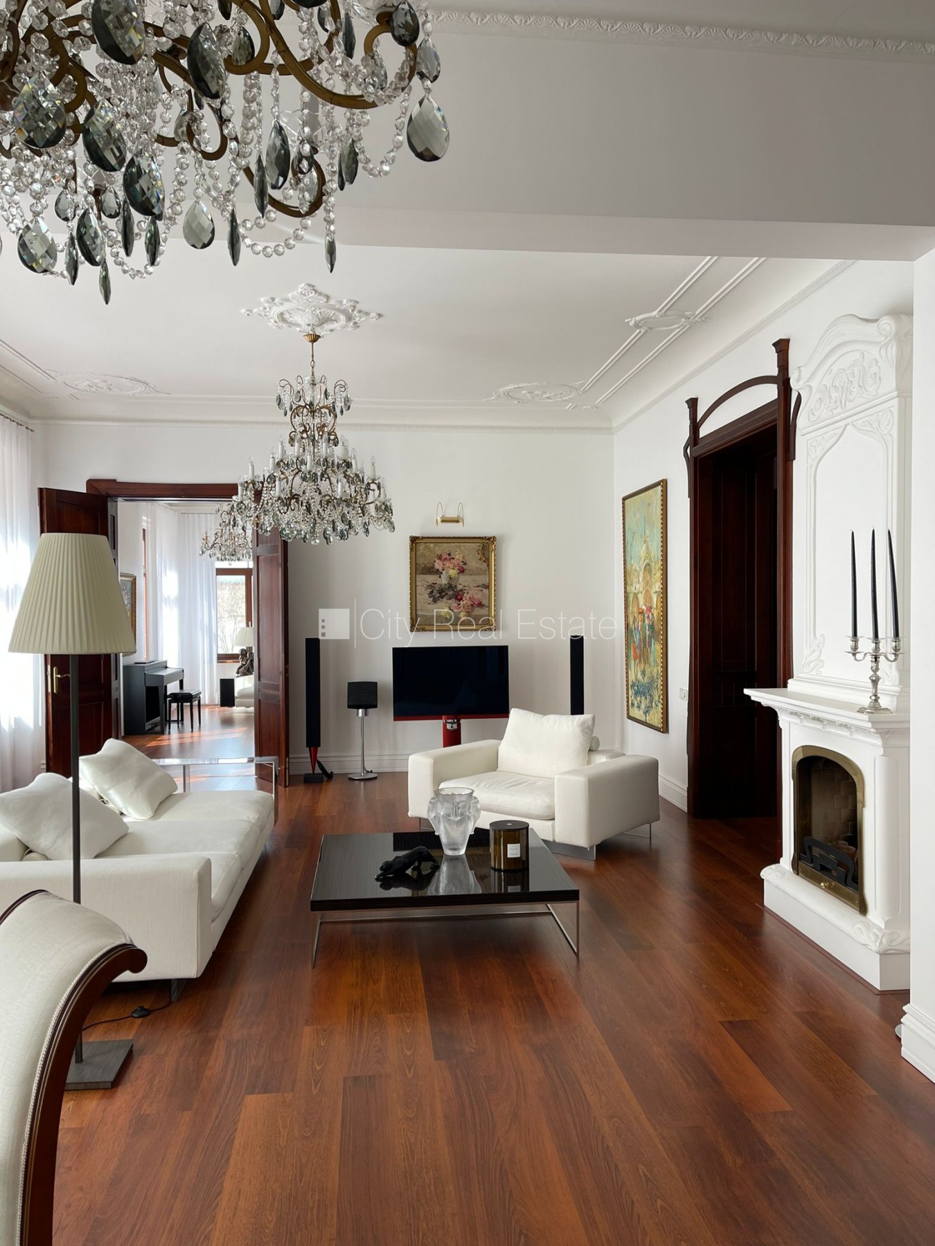 Sludinājumi. Fasādes māja, slēgts pagalms, vieta automašīnai, ieeja no pagalma, luksuss apartamenti  161 m2, ir Cena: 640000 EUR Foto #1