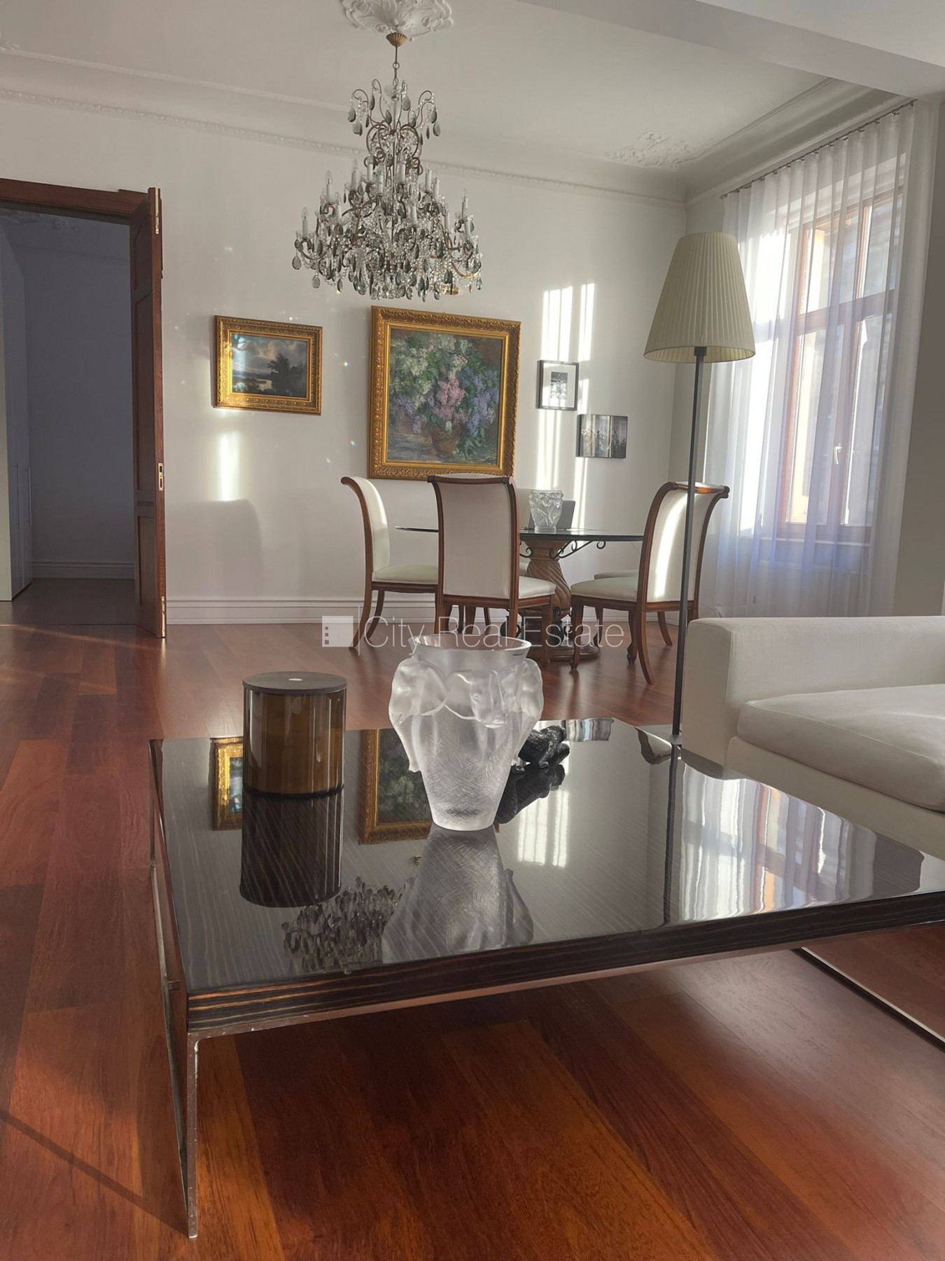 Sludinājumi. Fasādes māja, slēgts pagalms, vieta automašīnai, ieeja no pagalma, luksuss apartamenti  161 m2, ir Cena: 640000 EUR Foto #4