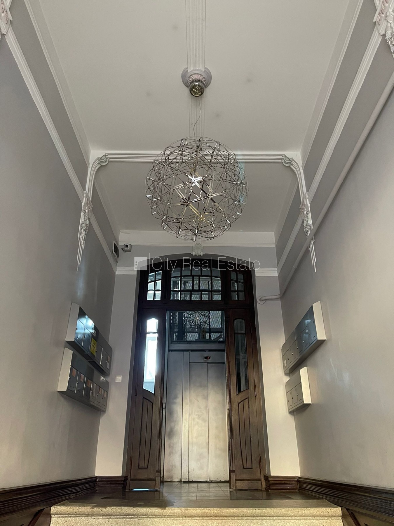 Sludinājumi. Fasādes māja, slēgts pagalms, vieta automašīnai, ieeja no pagalma, luksuss apartamenti  161 m2, ir Cena: 640000 EUR Foto #22