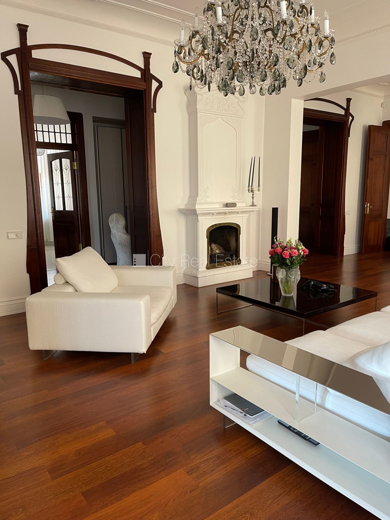 Sludinājumi. Fasādes māja, slēgts pagalms, vieta automašīnai, ieeja no pagalma, luksuss apartamenti  161 m2, ir Cena: 640000 EUR Foto #8