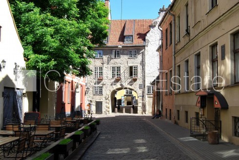 Sludinājumi. Renovēta māja, labiekārtota apzaļumota teritorija, slēgts pagalms, vieta automašīnai, kāpņu telpa Cena: 115000 EUR Foto #11