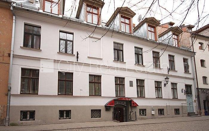 Sludinājumi. Renovēta māja, labiekārtota apzaļumota teritorija, slēgts pagalms, vieta automašīnai, kāpņu telpa Cena: 115000 EUR Foto #1