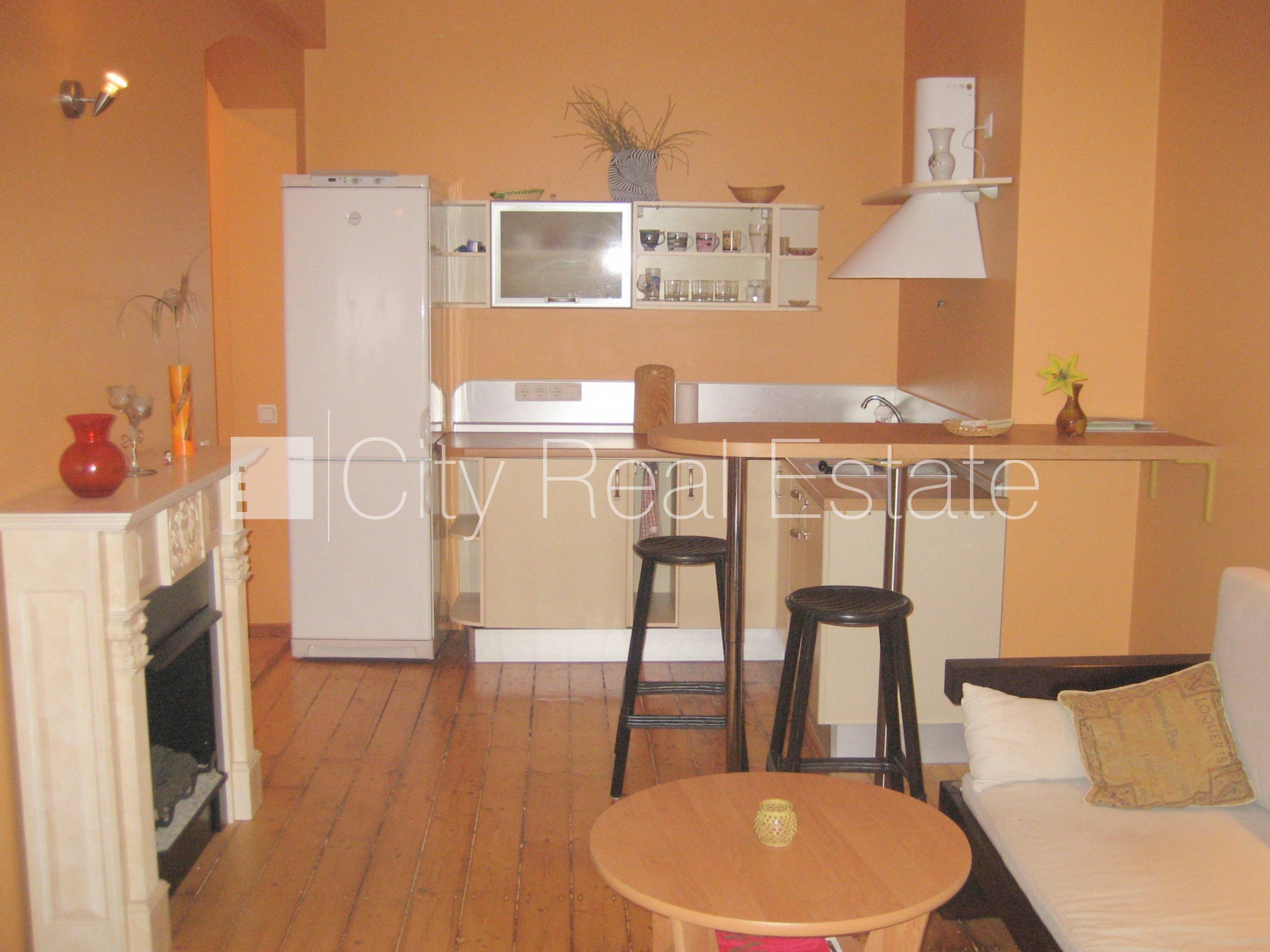 Sludinājumi. Renovēta māja, labiekārtota apzaļumota teritorija, slēgts pagalms, vieta automašīnai, kāpņu telpa Cena: 115000 EUR Foto #5