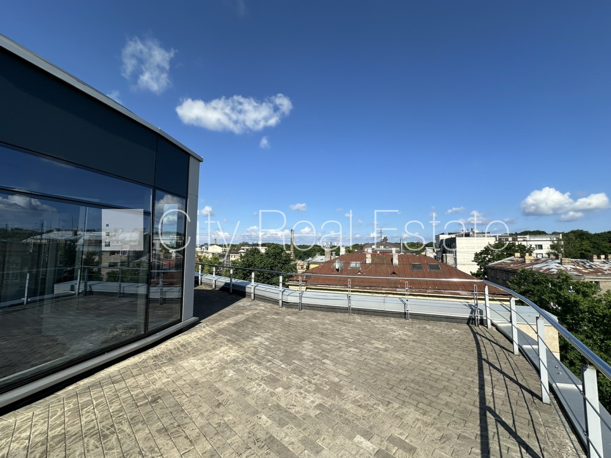 Объявление. Новостройка, благоустроенная озеленённая территория, подъездная дорога покрыта брущаткoй, Цена: 3350 EUR/мес. Foto #15