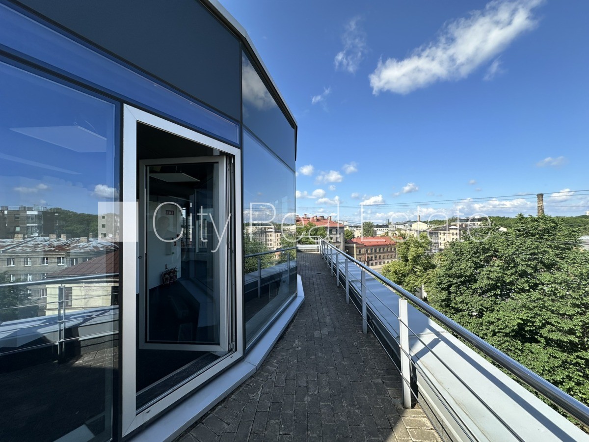 Объявление. Новостройка, благоустроенная озеленённая территория, подъездная дорога покрыта брущаткoй, Цена: 3350 EUR/мес. Foto #14