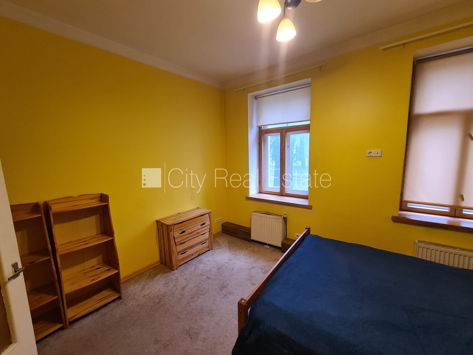 Sludinājumi. Fasādes māja, renovēta māja, ieeja no pagalma, kāpņu telpa pēc kosmētiskā remonta, logi vērsti uz Cena: 350 EUR/mēn Foto #9