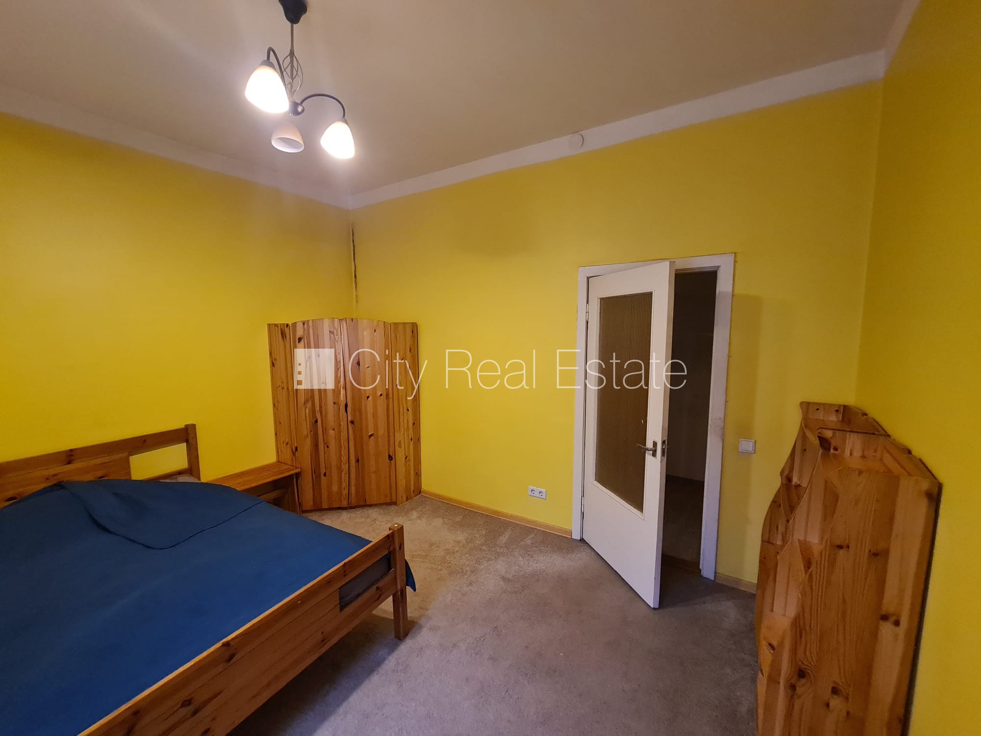 Sludinājumi. Fasādes māja, renovēta māja, ieeja no pagalma, kāpņu telpa pēc kosmētiskā remonta, logi vērsti uz Cena: 350 EUR/mēn Foto #8