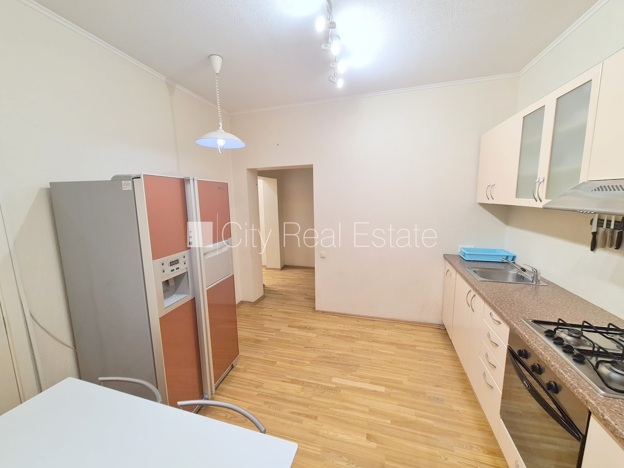 Sludinājumi. Fasādes māja, renovēta māja, labiekārtota apzaļumota teritorija, bruģēts piebraucamais ceļš, Cena: 900 EUR/mēn Foto #19