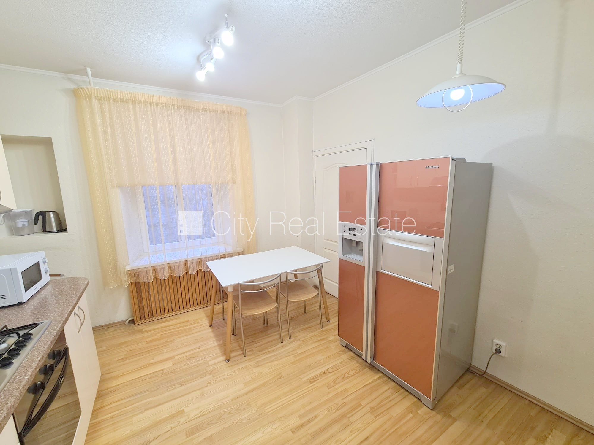 Sludinājumi. Fasādes māja, renovēta māja, labiekārtota apzaļumota teritorija, bruģēts piebraucamais ceļš, Cena: 900 EUR/mēn Foto #21