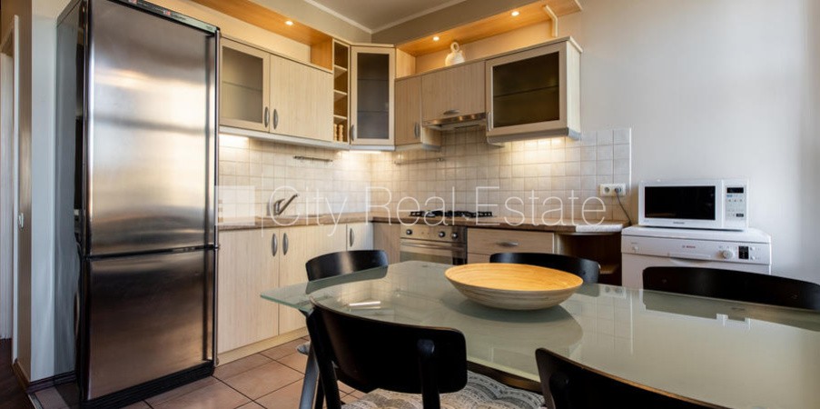 Sludinājumi. Restaurēta māja, iežogota teritorija, terase, plašs skats no loga, divstāvīgs, istabas izolētas 2 Cena: 225000 EUR Foto #2