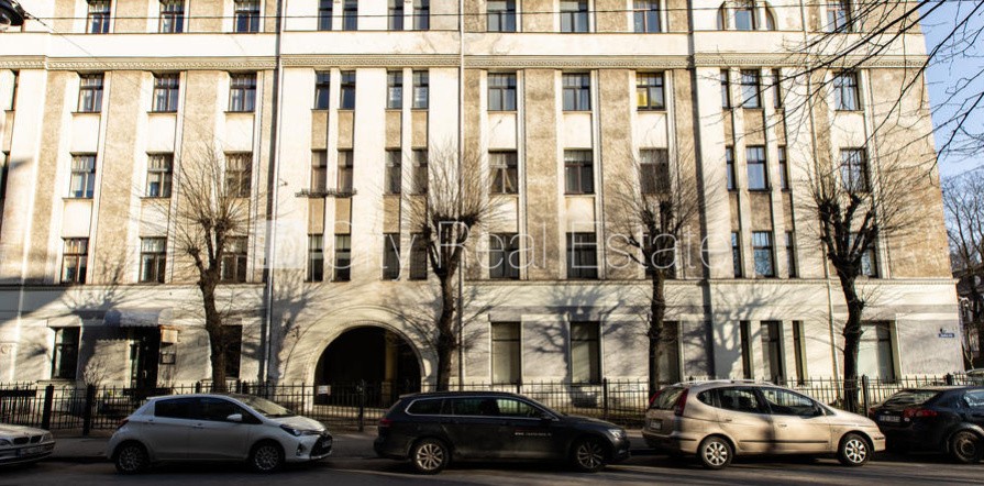 Sludinājumi. Restaurēta māja, iežogota teritorija, terase, plašs skats no loga, divstāvīgs, istabas izolētas 2 Cena: 225000 EUR Foto #10