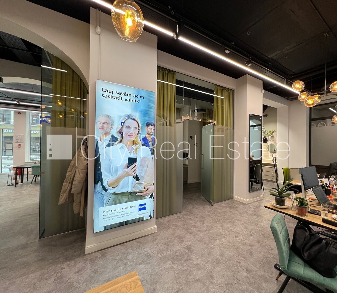 Sludinājumi. Fasādes māja, ieeja no ielas, divas halles, augstie griesti, centrālā apkure, pilnā apdare, lielie Cena: 3000 EUR/mēn Foto #4
