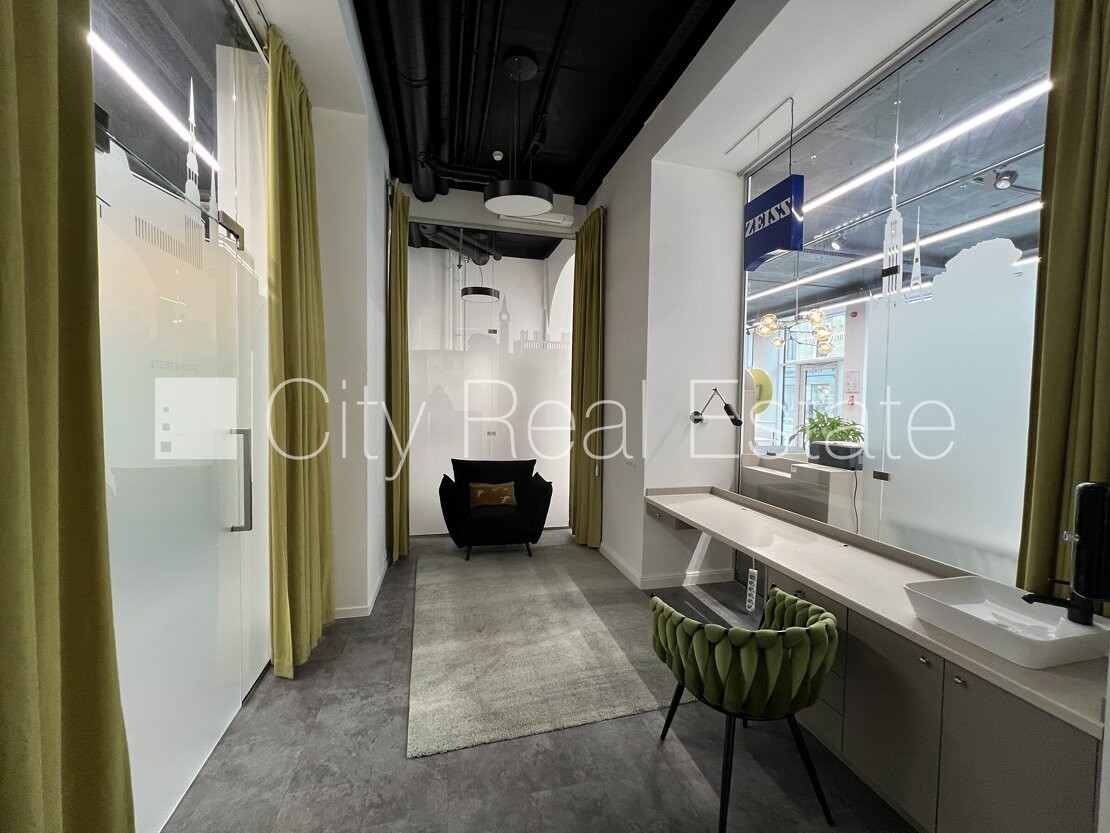 Sludinājumi. Fasādes māja, ieeja no ielas, divas halles, augstie griesti, centrālā apkure, pilnā apdare, lielie Cena: 3000 EUR/mēn Foto #7