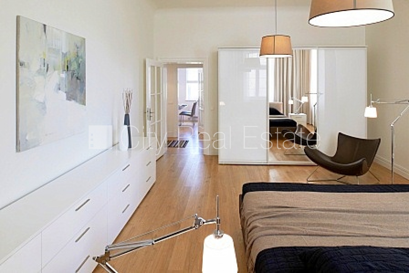 Объявление. Здание во дворе, реновированный дом, вход со двора, лифт, окна выходят в обе стороны дома, Цена: 3200 EUR/мес. Foto #4