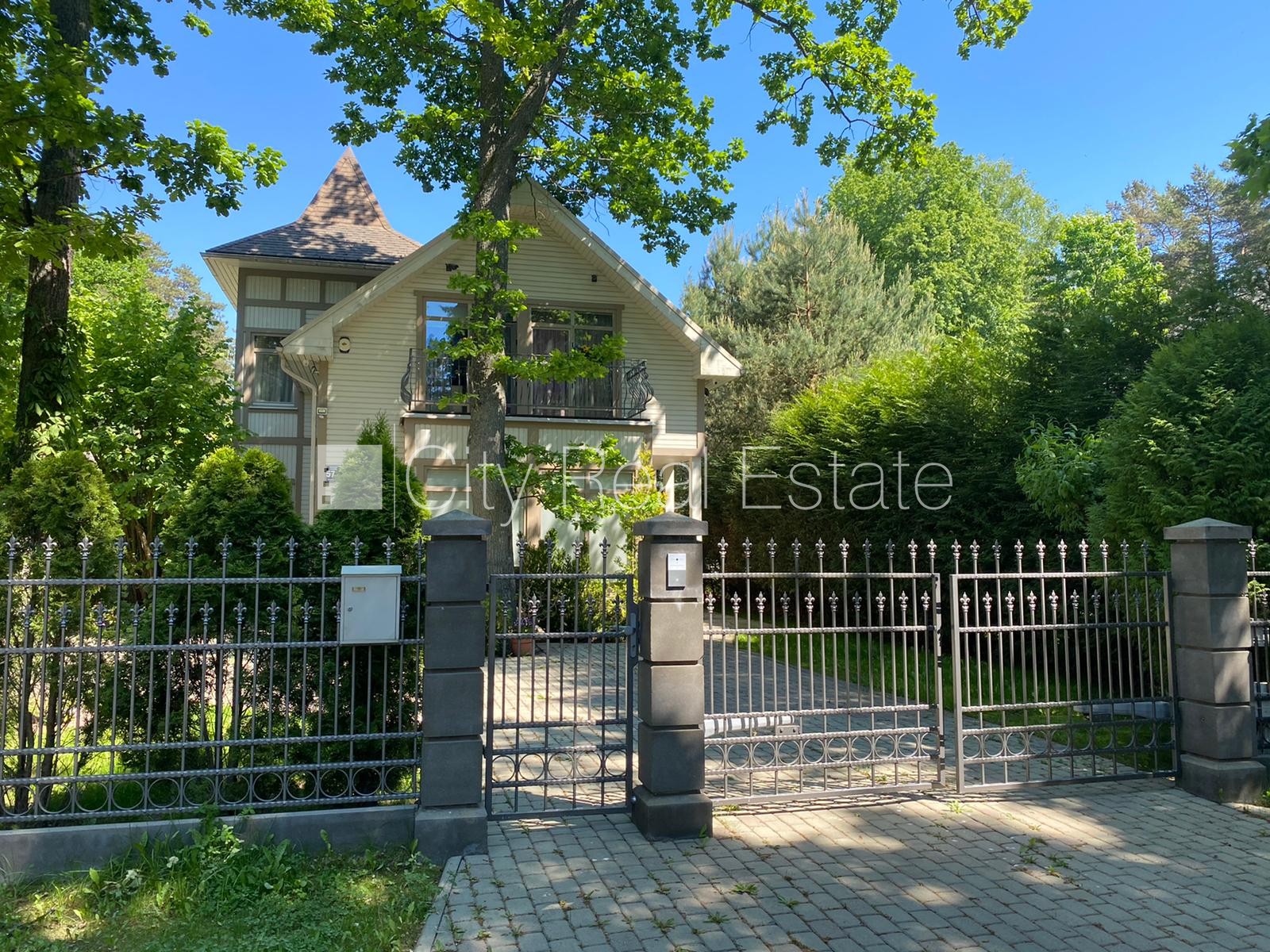 Sludinājumi. Labiekārtots apzaļumots pagalms, iežogota teritorija, guļamistabu skaits 3 gab., istabas izolētas, Cena: 1500 EUR/mēn Foto #12