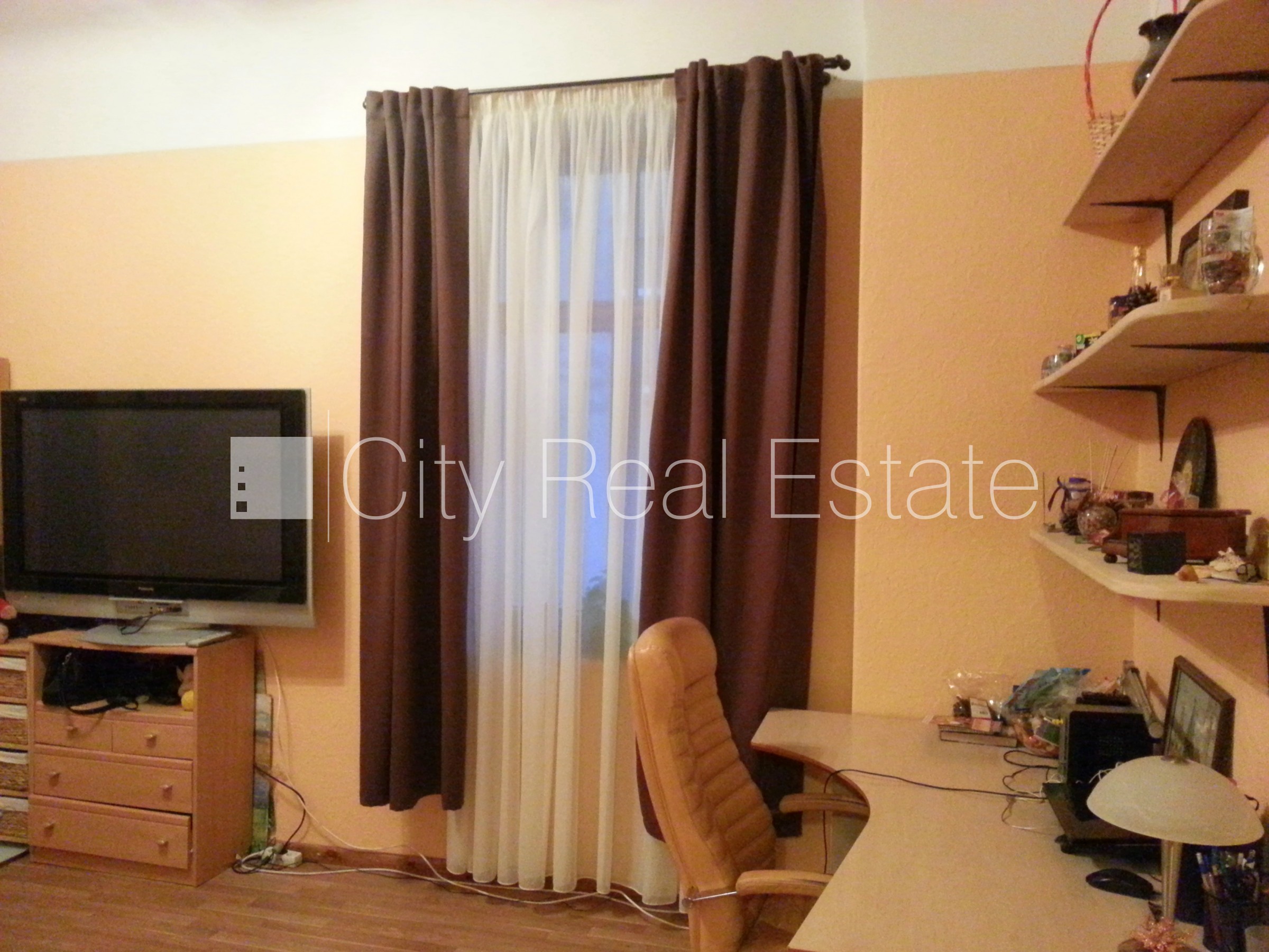 Sludinājumi. Pagalma māja, renovēta māja, slēgts pagalms, objektu apsargā fiziskā apsardze, ir lifts, kāpņu Cena: 750 EUR/mēn Foto #10