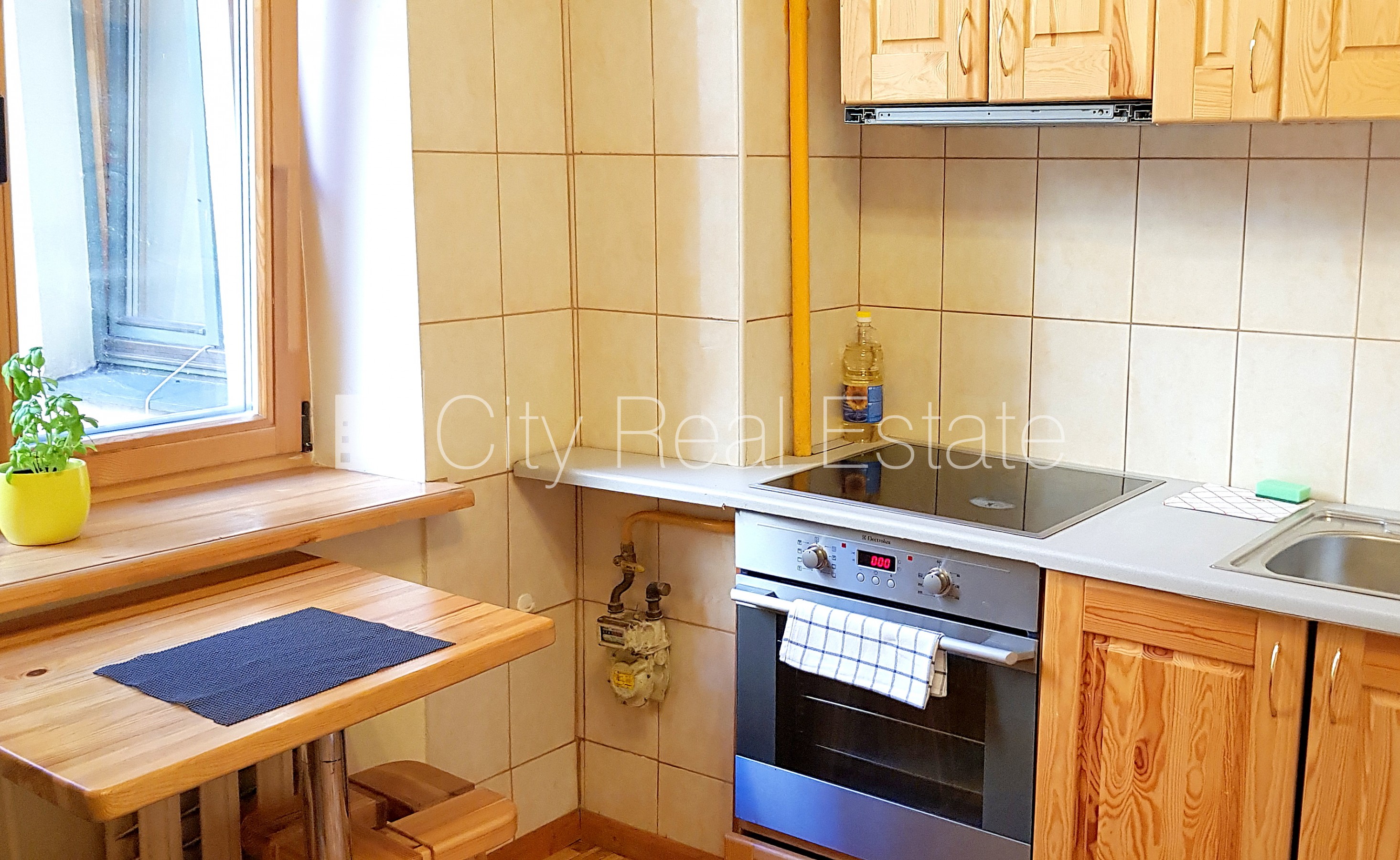 Sludinājumi. Pagalma māja, renovēta māja, slēgts pagalms, objektu apsargā fiziskā apsardze, ir lifts, kāpņu Cena: 750 EUR/mēn Foto #13