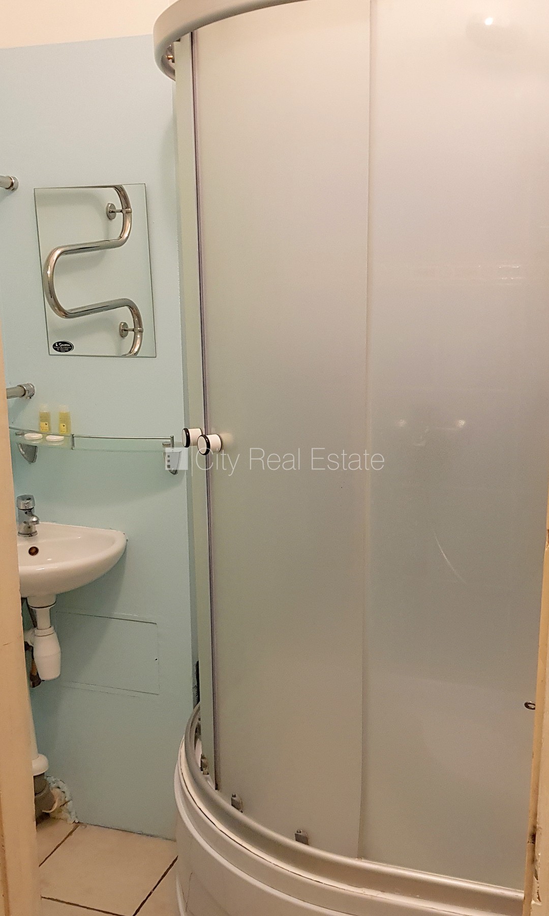 Sludinājumi. Pagalma māja, renovēta māja, slēgts pagalms, objektu apsargā fiziskā apsardze, ir lifts, kāpņu Cena: 750 EUR/mēn Foto #16