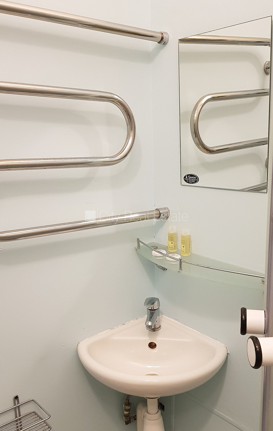 Sludinājumi. Pagalma māja, renovēta māja, slēgts pagalms, objektu apsargā fiziskā apsardze, ir lifts, kāpņu Cena: 750 EUR/mēn Foto #18