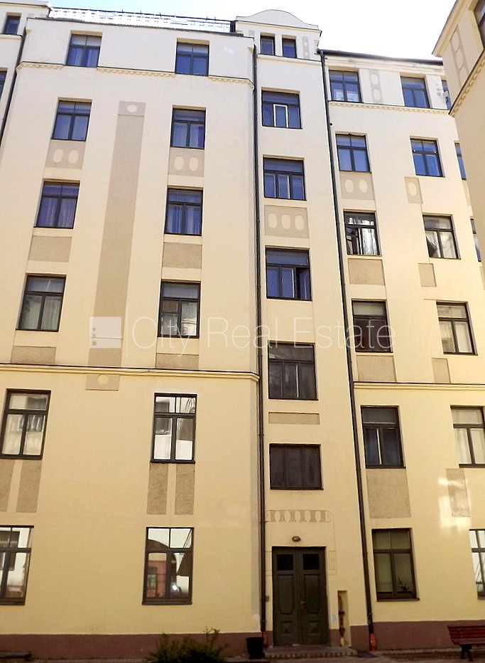 Sludinājumi. Pagalma māja, renovēta māja, slēgts pagalms, objektu apsargā fiziskā apsardze, ir lifts, kāpņu Cena: 750 EUR/mēn Foto #21