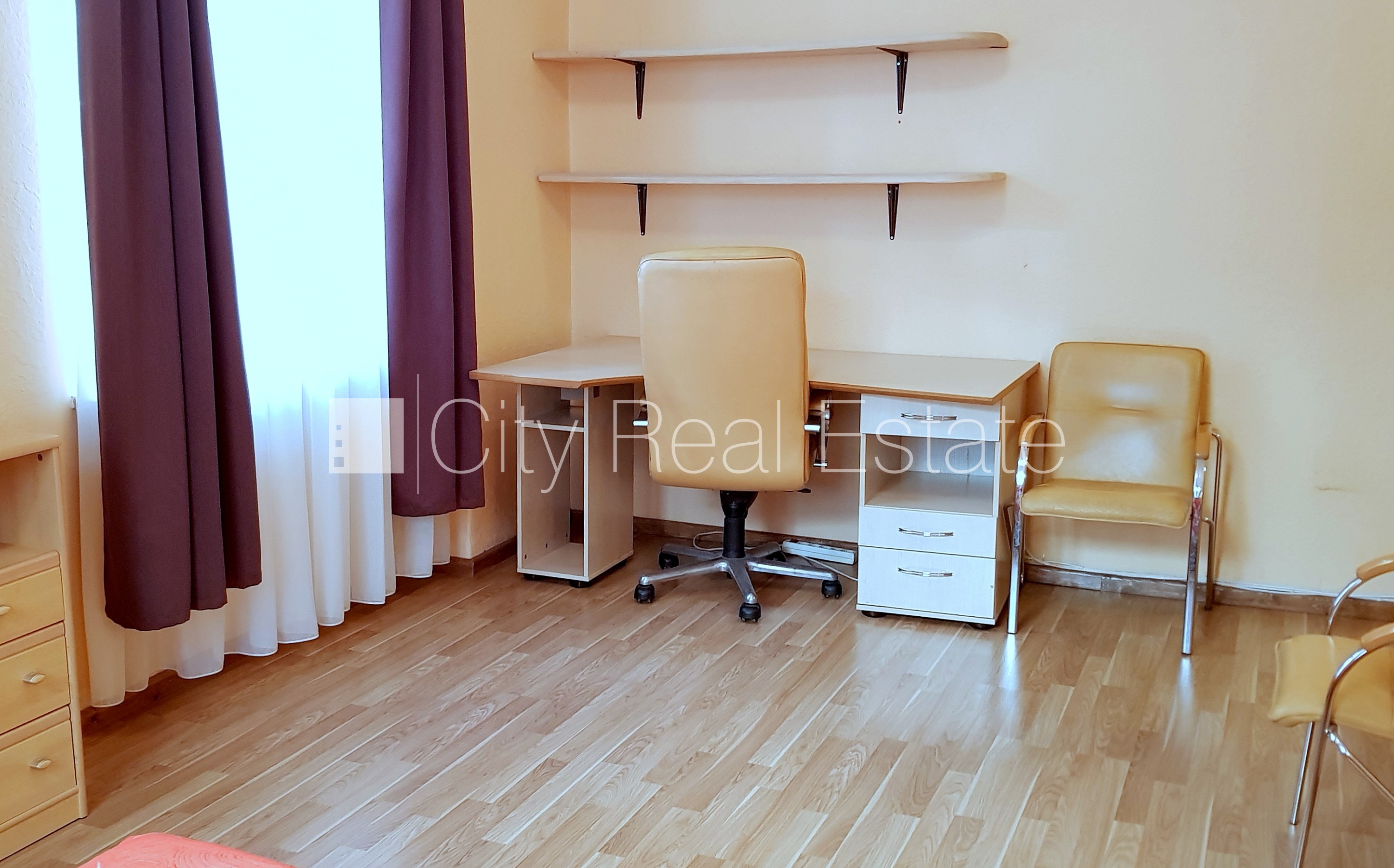 Sludinājumi. Pagalma māja, renovēta māja, slēgts pagalms, objektu apsargā fiziskā apsardze, ir lifts, kāpņu Cena: 750 EUR/mēn Foto #9