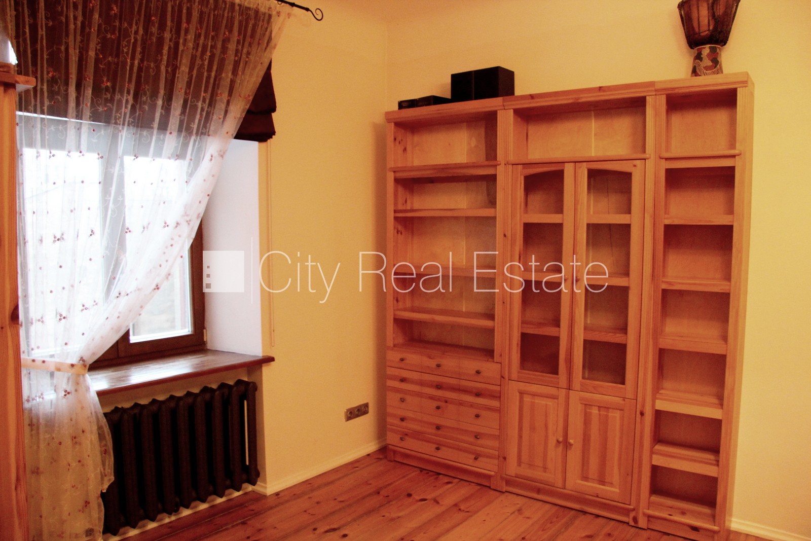 Sludinājumi. Pagalma ēka, slēgts pagalms, logi vērsti mājas abās pusēs, plašs skats no loga, guļamistabu skaits Cena: 159100 EUR Foto #10