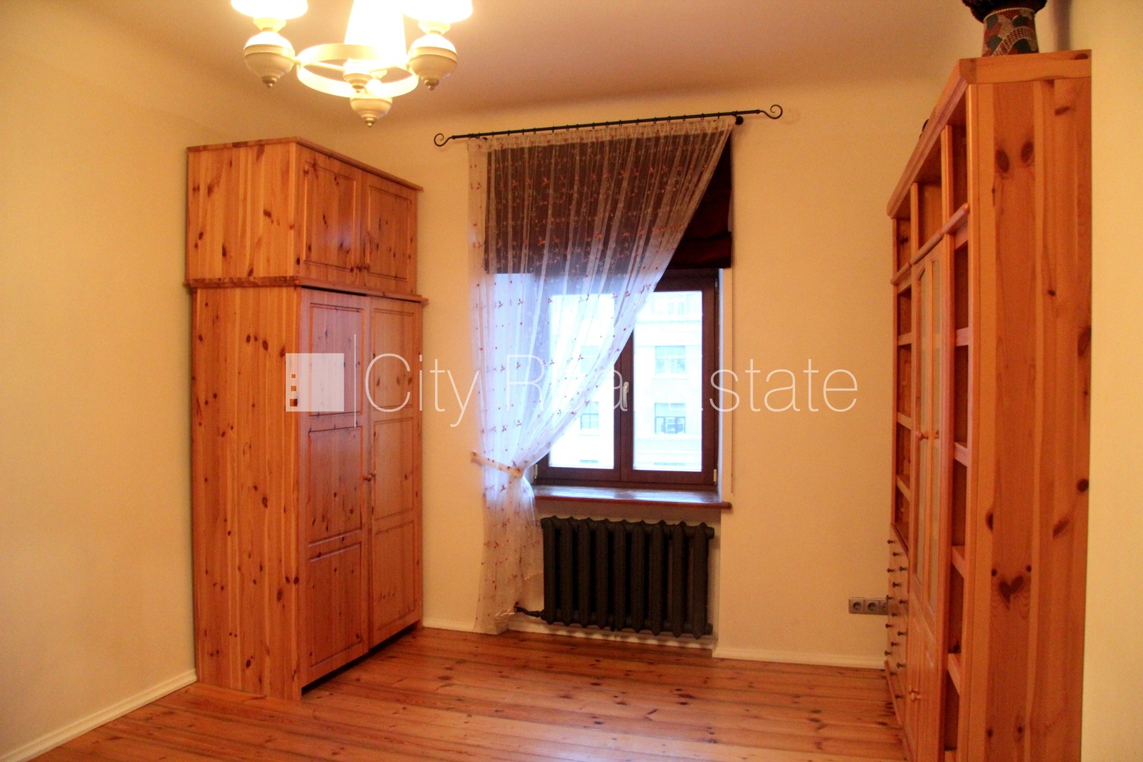 Sludinājumi. Pagalma ēka, slēgts pagalms, logi vērsti mājas abās pusēs, plašs skats no loga, guļamistabu skaits Cena: 159100 EUR Foto #9