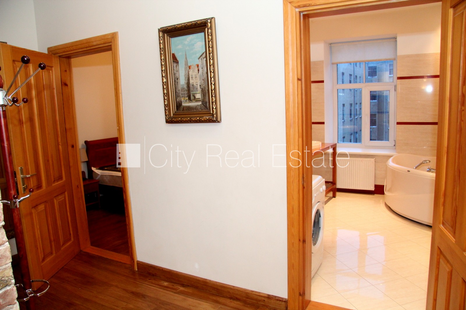 Sludinājumi. Pagalma ēka, slēgts pagalms, logi vērsti mājas abās pusēs, plašs skats no loga, guļamistabu skaits Cena: 159100 EUR Foto #20