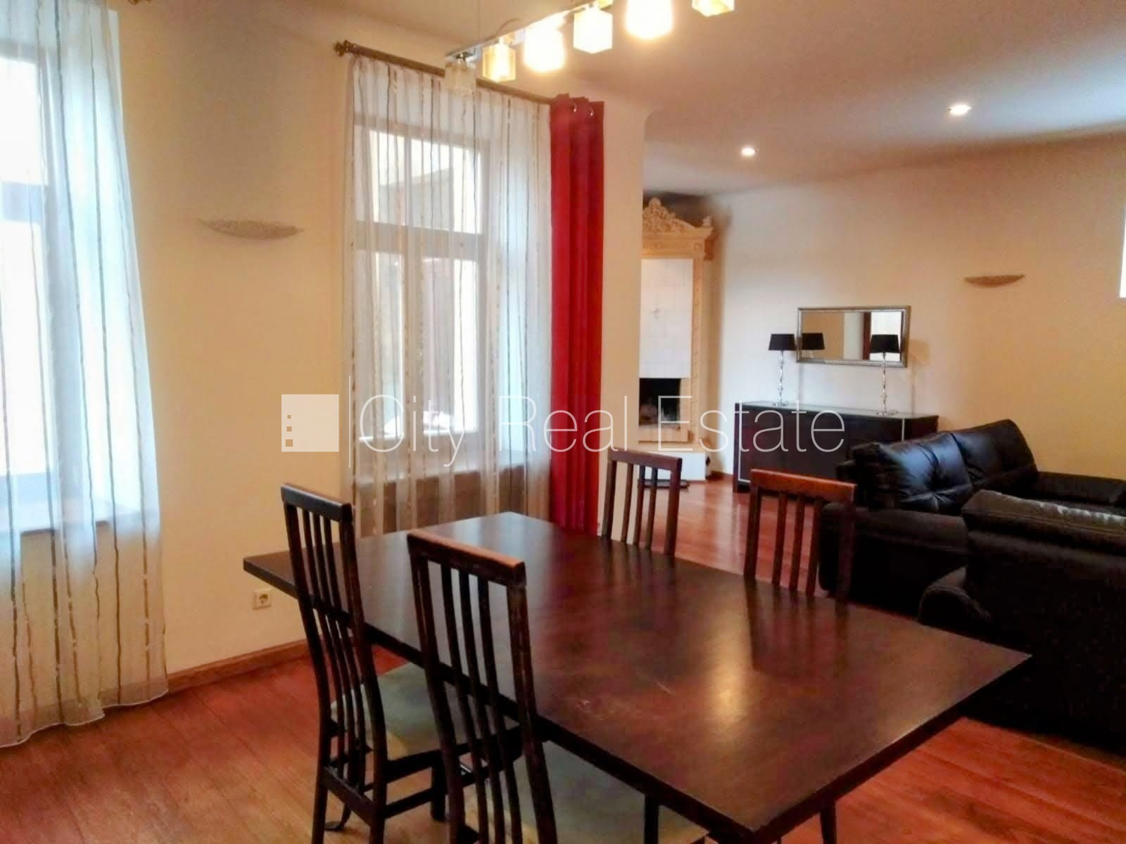 Sludinājumi. Pagalma ēka, slēgts pagalms, logi vērsti mājas abās pusēs, plašs skats no loga, guļamistabu skaits Cena: 159100 EUR Foto #7