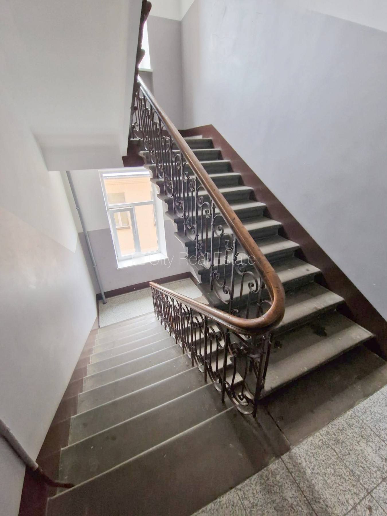 Sludinājumi. Projekts - Aleksandra Čaka 33, pagalma ēka, slēgts pagalms, ieeja no pagalma, kāpņu telpa pēc Cena: 420 EUR/mēn Foto #24