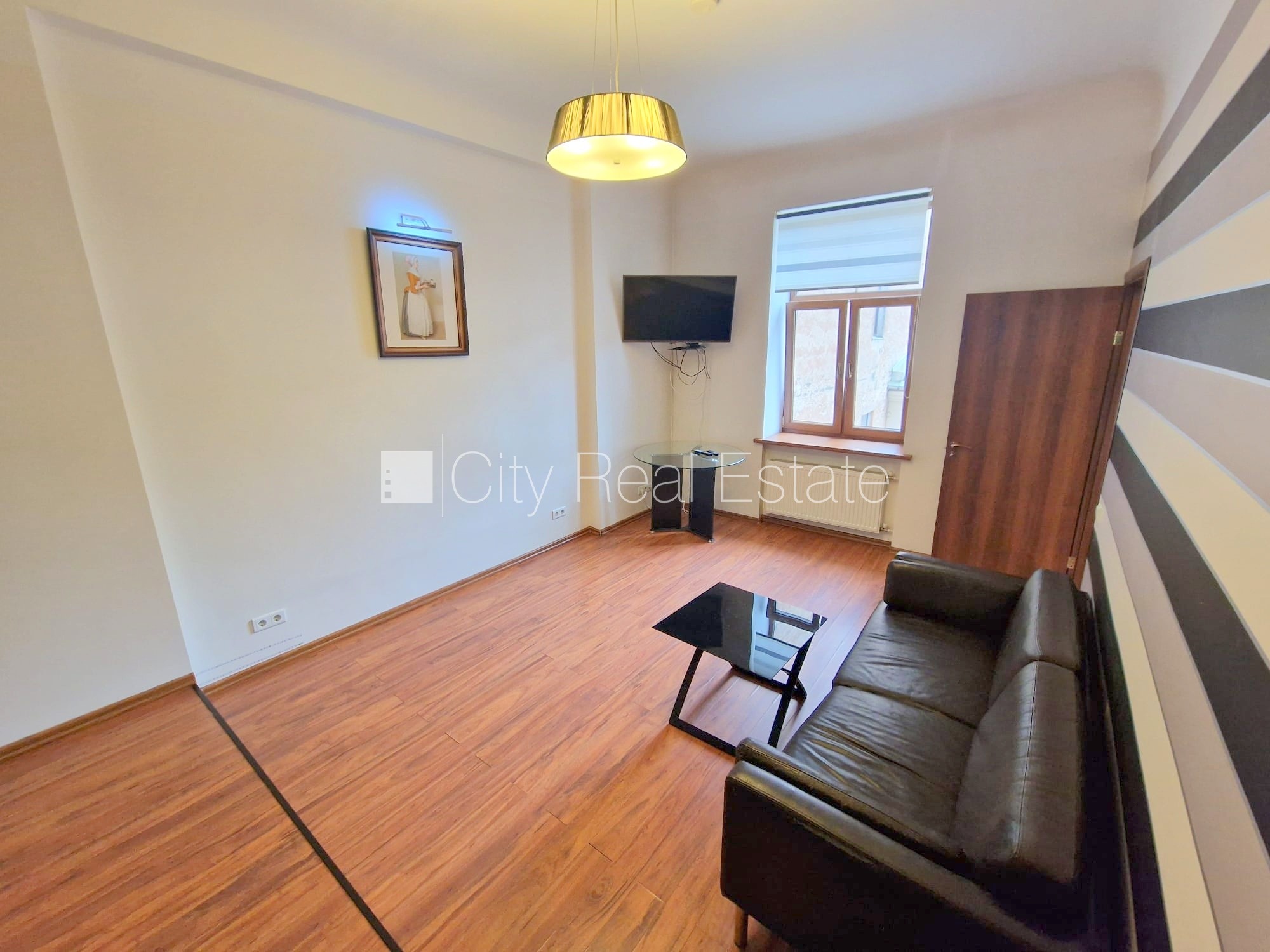 Sludinājumi. Projekts - Aleksandra Čaka 33, pagalma ēka, slēgts pagalms, ieeja no pagalma, kāpņu telpa pēc Cena: 420 EUR/mēn Foto #6