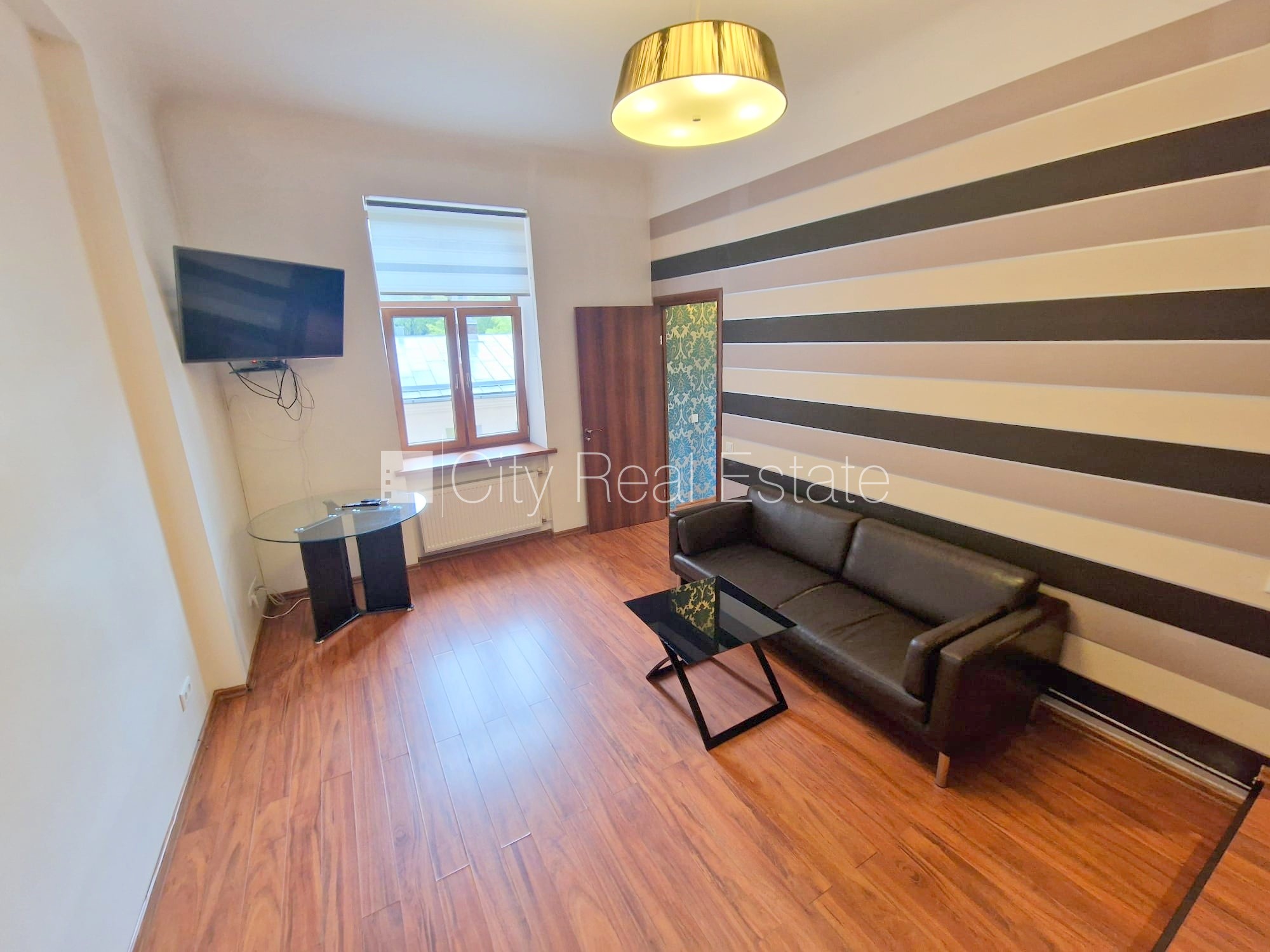 Sludinājumi. Projekts - Aleksandra Čaka 33, pagalma ēka, slēgts pagalms, ieeja no pagalma, kāpņu telpa pēc Cena: 420 EUR/mēn Foto #7