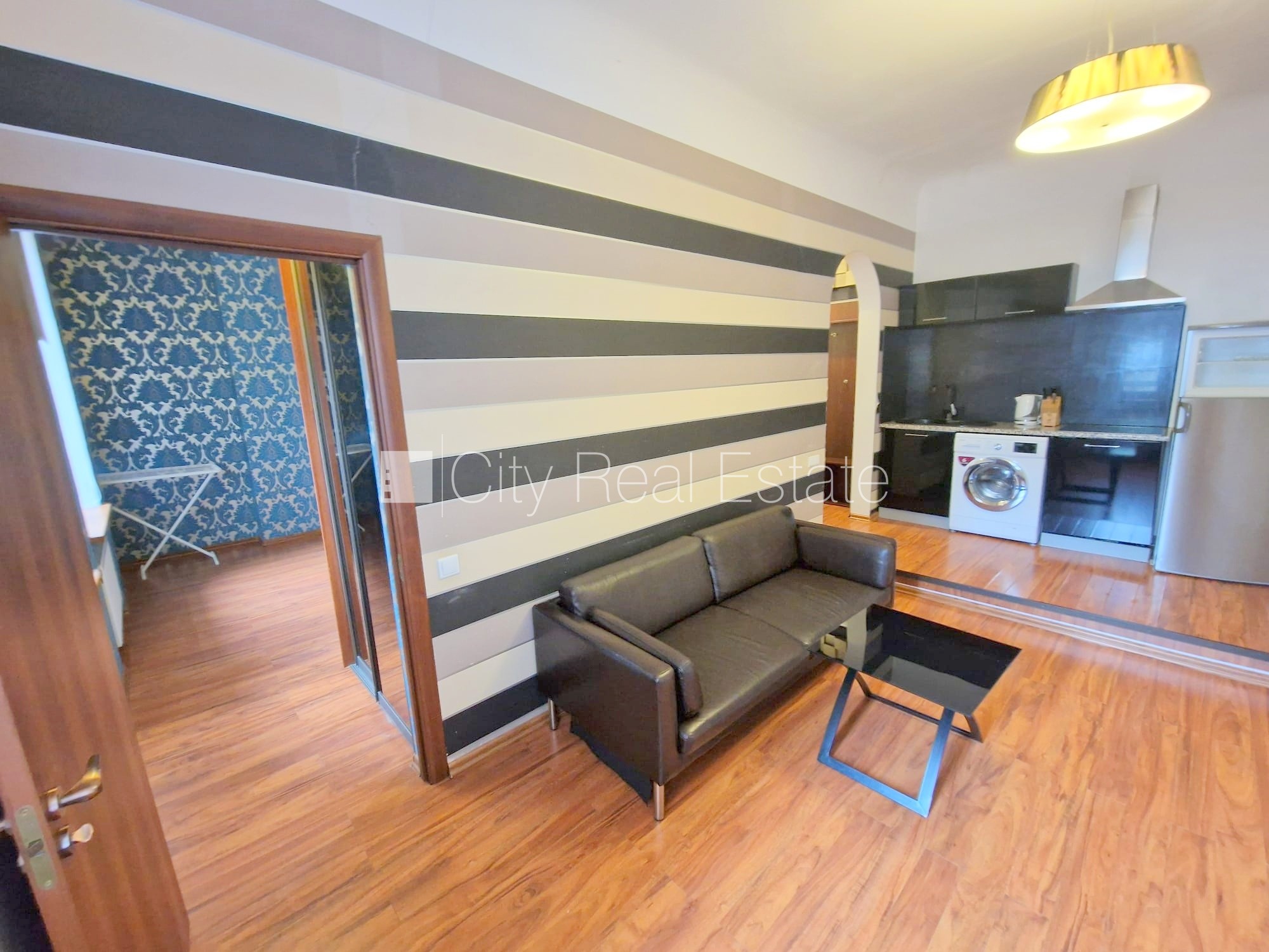 Sludinājumi. Projekts - Aleksandra Čaka 33, pagalma ēka, slēgts pagalms, ieeja no pagalma, kāpņu telpa pēc Cena: 420 EUR/mēn Foto #9