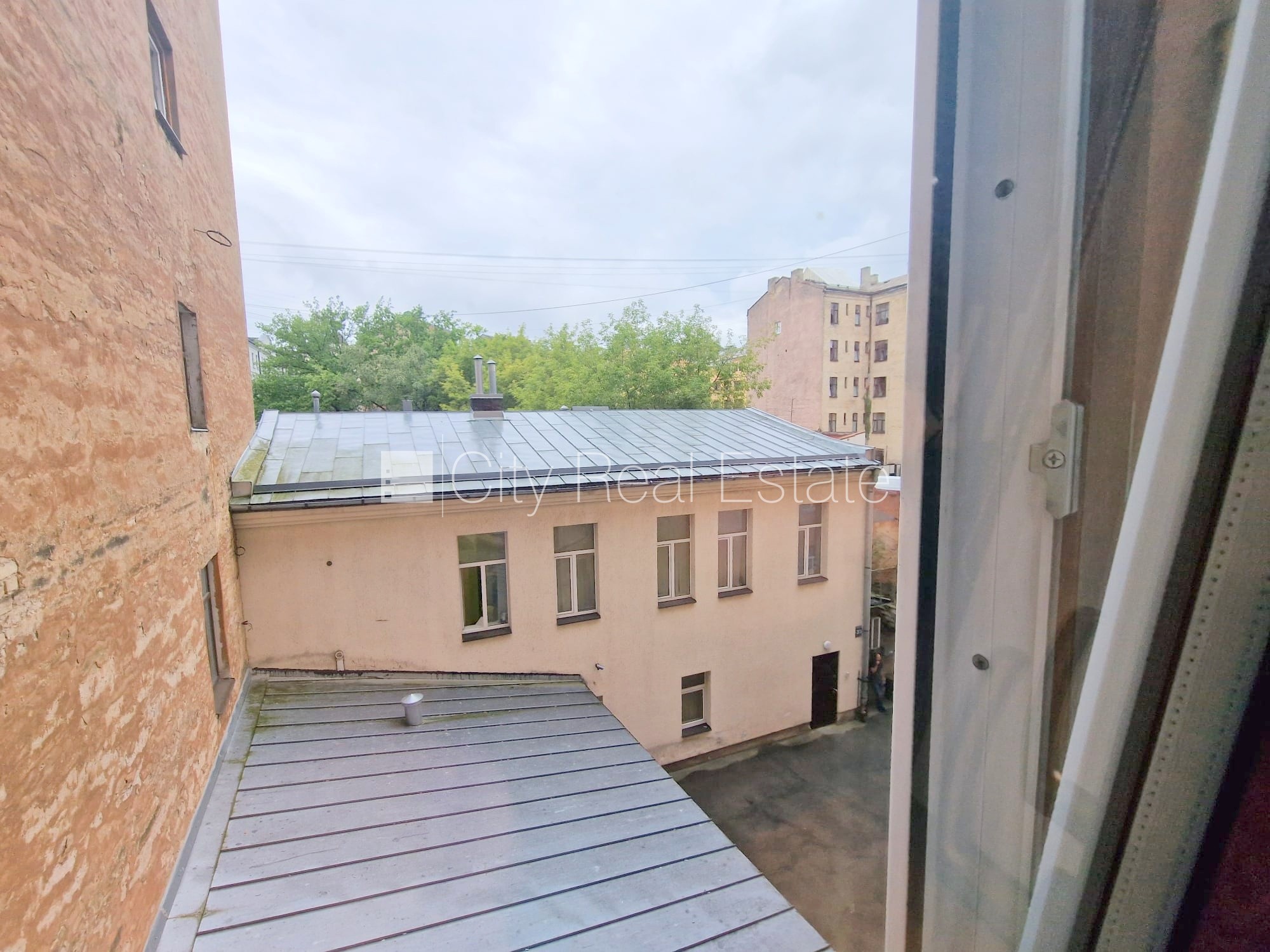 Sludinājumi. Projekts - Aleksandra Čaka 33, pagalma ēka, slēgts pagalms, ieeja no pagalma, kāpņu telpa pēc Cena: 420 EUR/mēn Foto #19