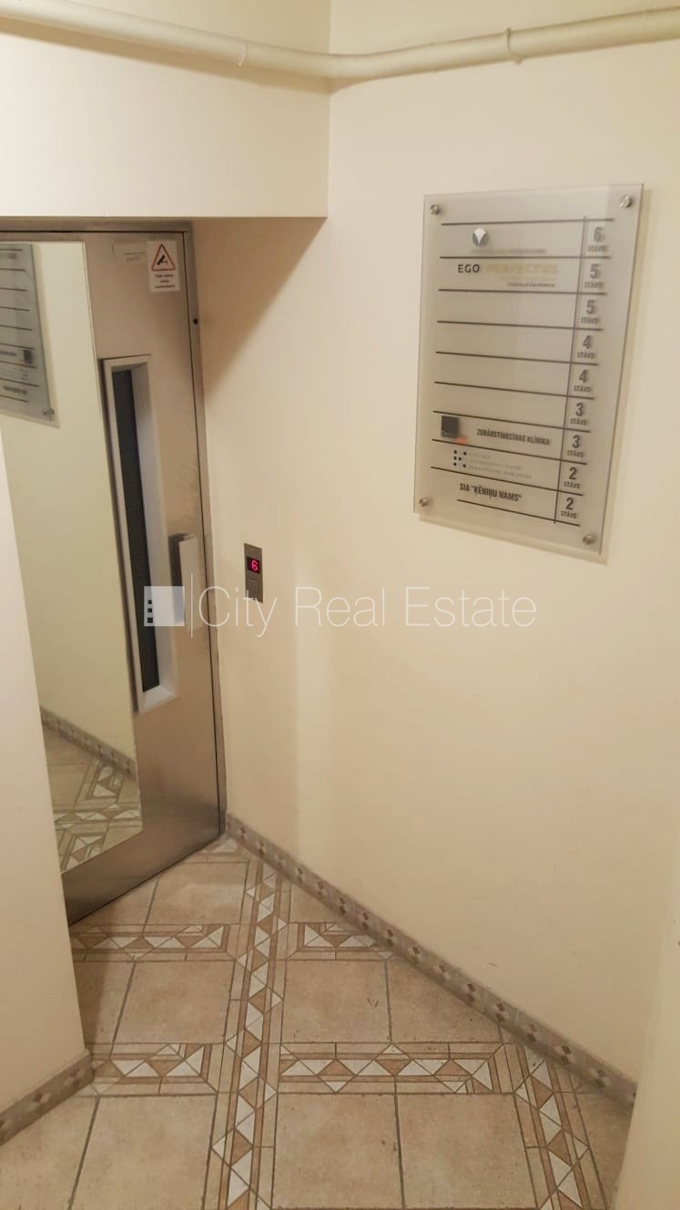 Объявление. Фасадный дом, реновированный дом, вход с улицы, лифт, лестничная клетка после капитального ремонта, Цена: 924 EUR/мес. Foto #10