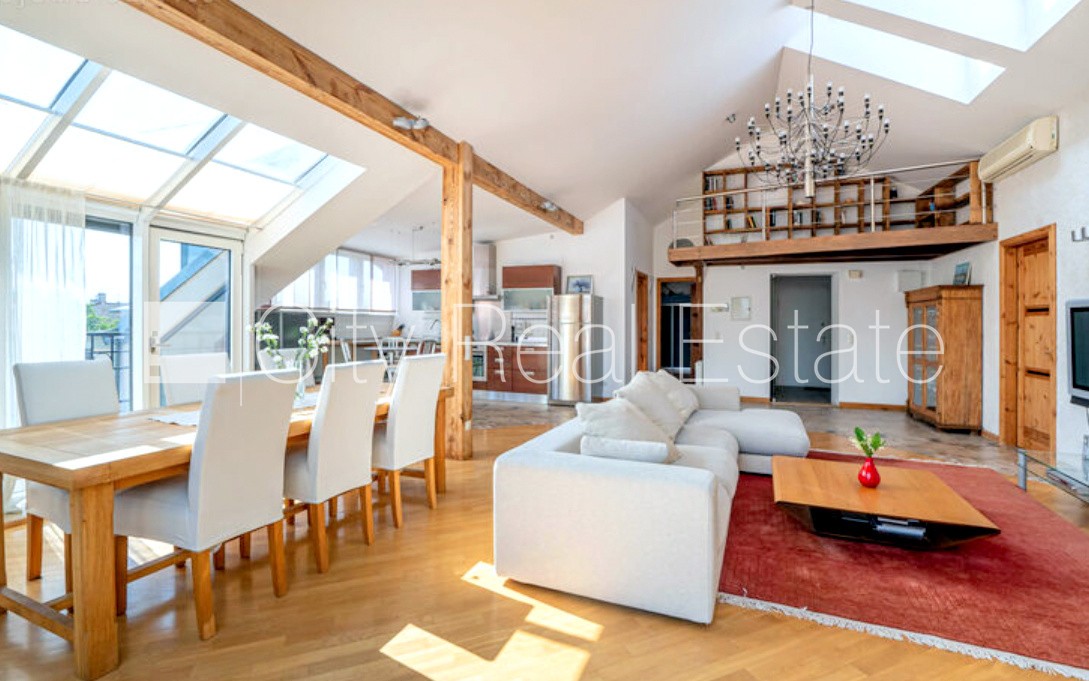 Sludinājumi. Zeme īpašumā, fasādes māja, renovēta māja, labiekārtota apzaļumota teritorija, bruģēts Cena: 595000 EUR Foto #3