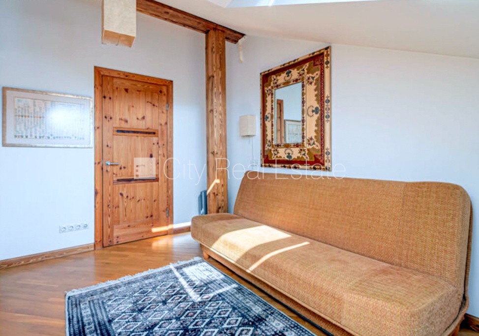 Sludinājumi. Zeme īpašumā, fasādes māja, renovēta māja, labiekārtota apzaļumota teritorija, bruģēts Cena: 595000 EUR Foto #14