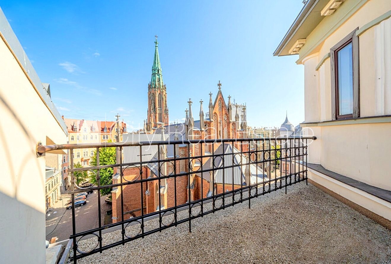 Sludinājumi. Zeme īpašumā, fasādes māja, renovēta māja, labiekārtota apzaļumota teritorija, bruģēts Cena: 595000 EUR Foto #5