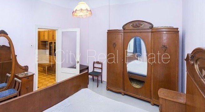 Sludinājumi. Vieta automašīnai, viena istaba izolēta, istabas caurstaigājamas, augstie griesti, kamīns, centrālā Cena: 500 EUR/mēn Foto #7