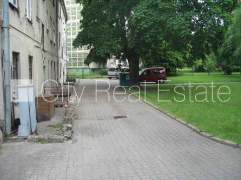 Sludinājumi. Fasādes māja, šīfera jumta segums, labiekārtots apzaļumots pagalms, iežogota teritorija, iežogota Cena: 380000 EUR Foto #19