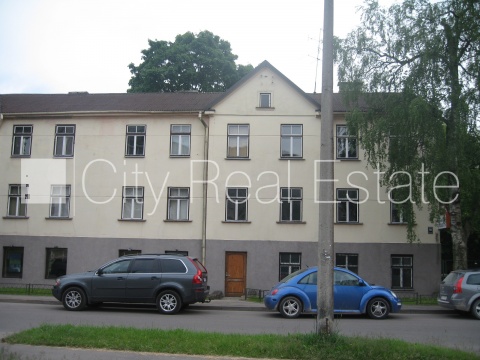 Sludinājumi. Fasādes māja, šīfera jumta segums, labiekārtots apzaļumots pagalms, iežogota teritorija, iežogota Cena: 380000 EUR Foto #21