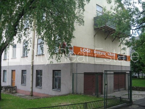 Sludinājumi. Fasādes māja, šīfera jumta segums, labiekārtots apzaļumots pagalms, iežogota teritorija, iežogota Cena: 380000 EUR Foto #11