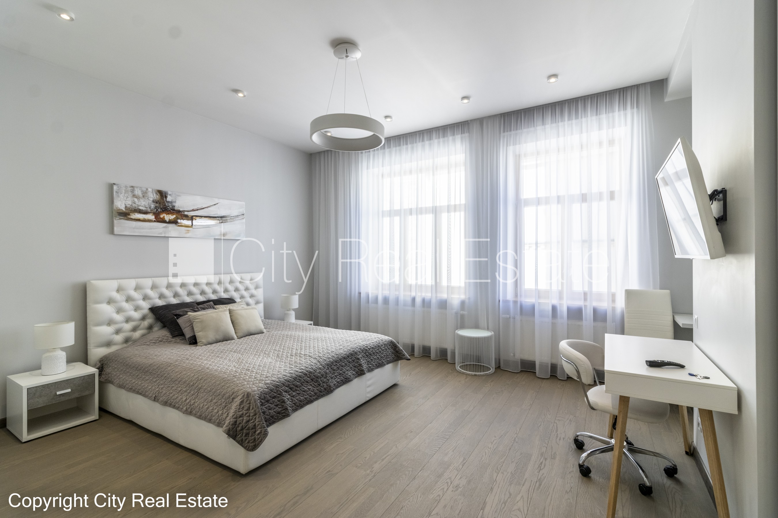 Sludinājumi. Pagalma ēka, renovēta māja, labiekārtots apzaļumots pagalms, slēgts pagalms, pagalmā bērnu spēļu Cena: 550 EUR/mēn Foto #1