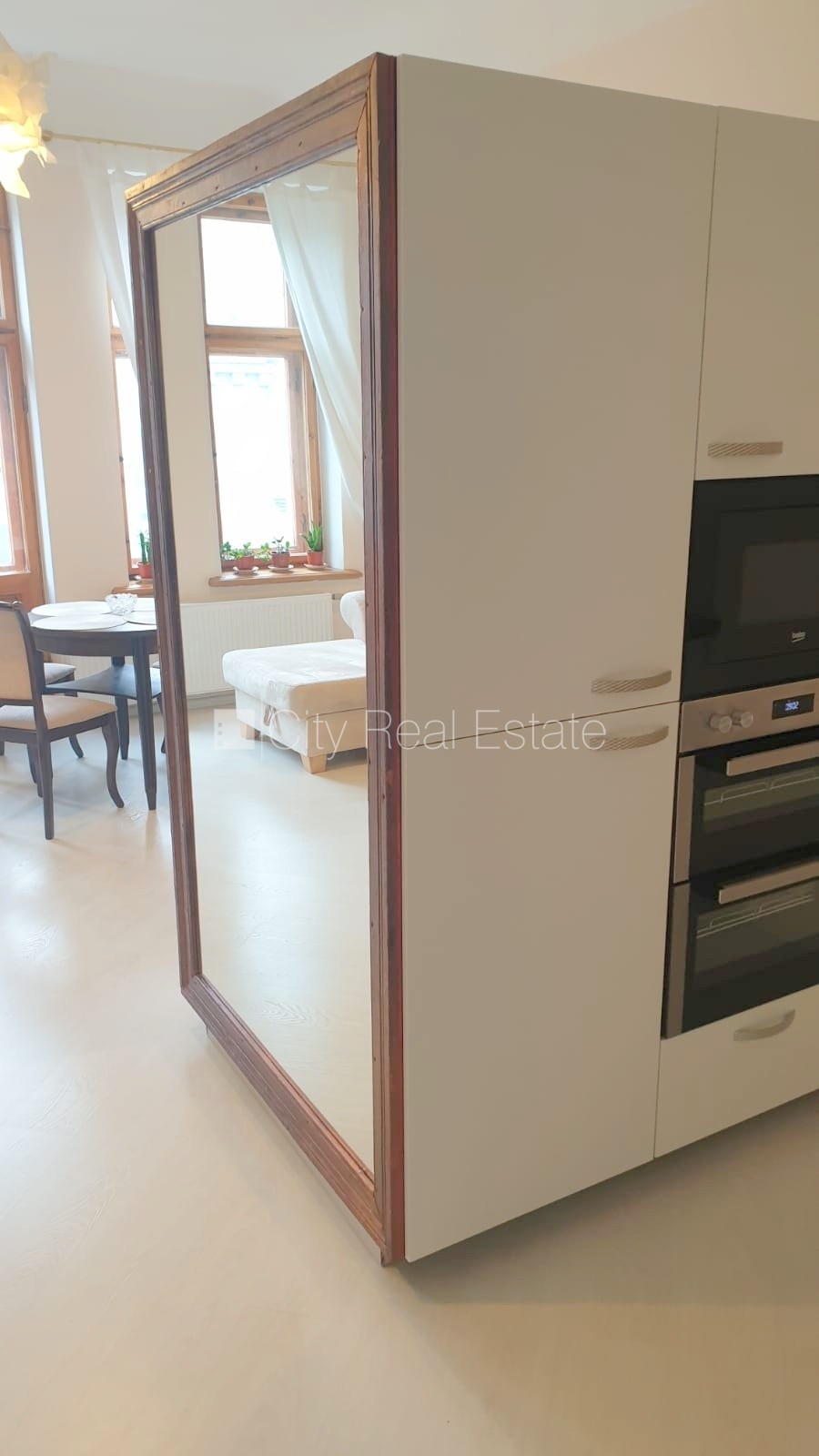 Sludinājumi. Fasādes māja, renovēta māja, ieeja no ielas, ir lifts, kāpņu telpa pēc kosmētiskā remonta, balkons, Cena: 600 EUR/mēn Foto #14