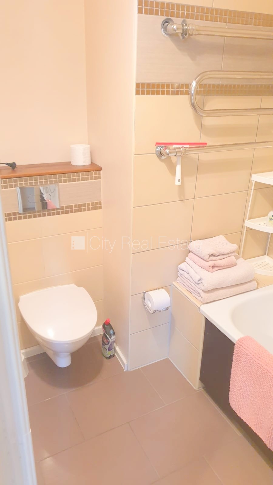 Sludinājumi. Fasādes māja, renovēta māja, ieeja no ielas, ir lifts, kāpņu telpa pēc kosmētiskā remonta, balkons, Cena: 600 EUR/mēn Foto #22