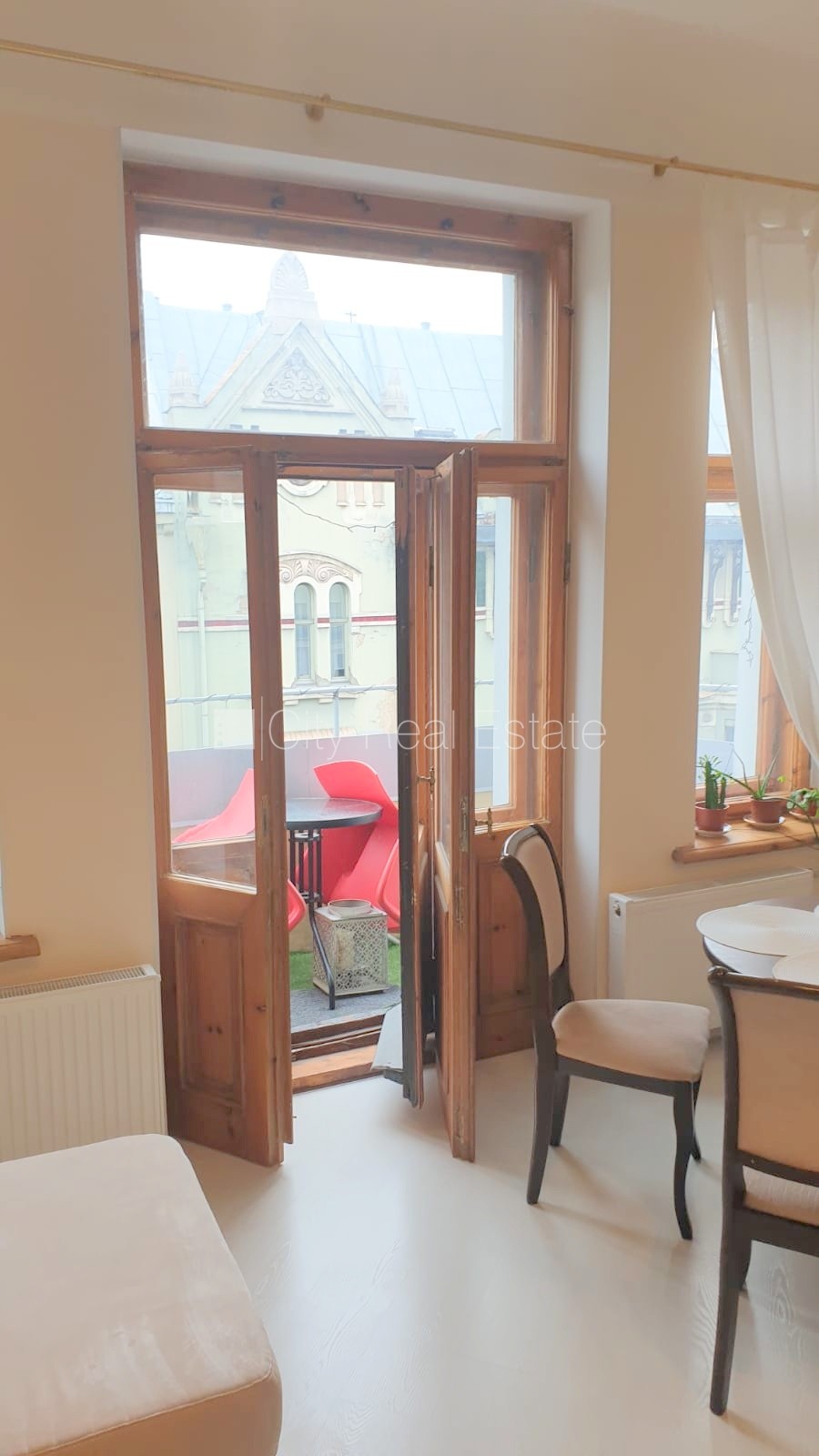 Sludinājumi. Fasādes māja, renovēta māja, ieeja no ielas, ir lifts, kāpņu telpa pēc kosmētiskā remonta, balkons, Cena: 600 EUR/mēn Foto #7