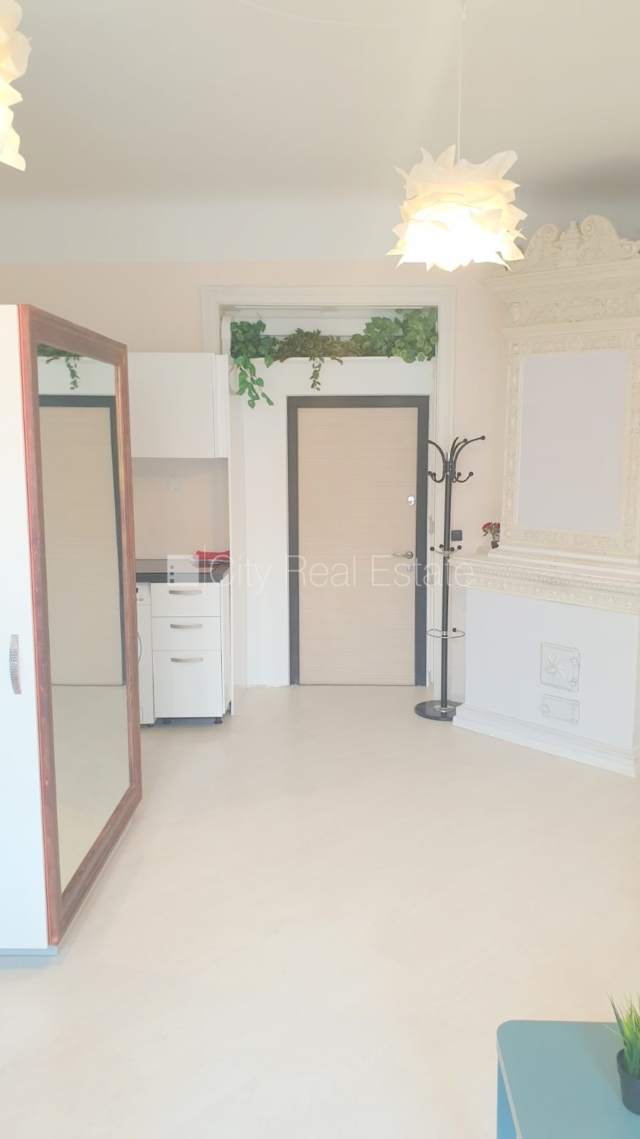 Sludinājumi. Fasādes māja, renovēta māja, ieeja no ielas, ir lifts, kāpņu telpa pēc kosmētiskā remonta, balkons, Cena: 600 EUR/mēn Foto #18