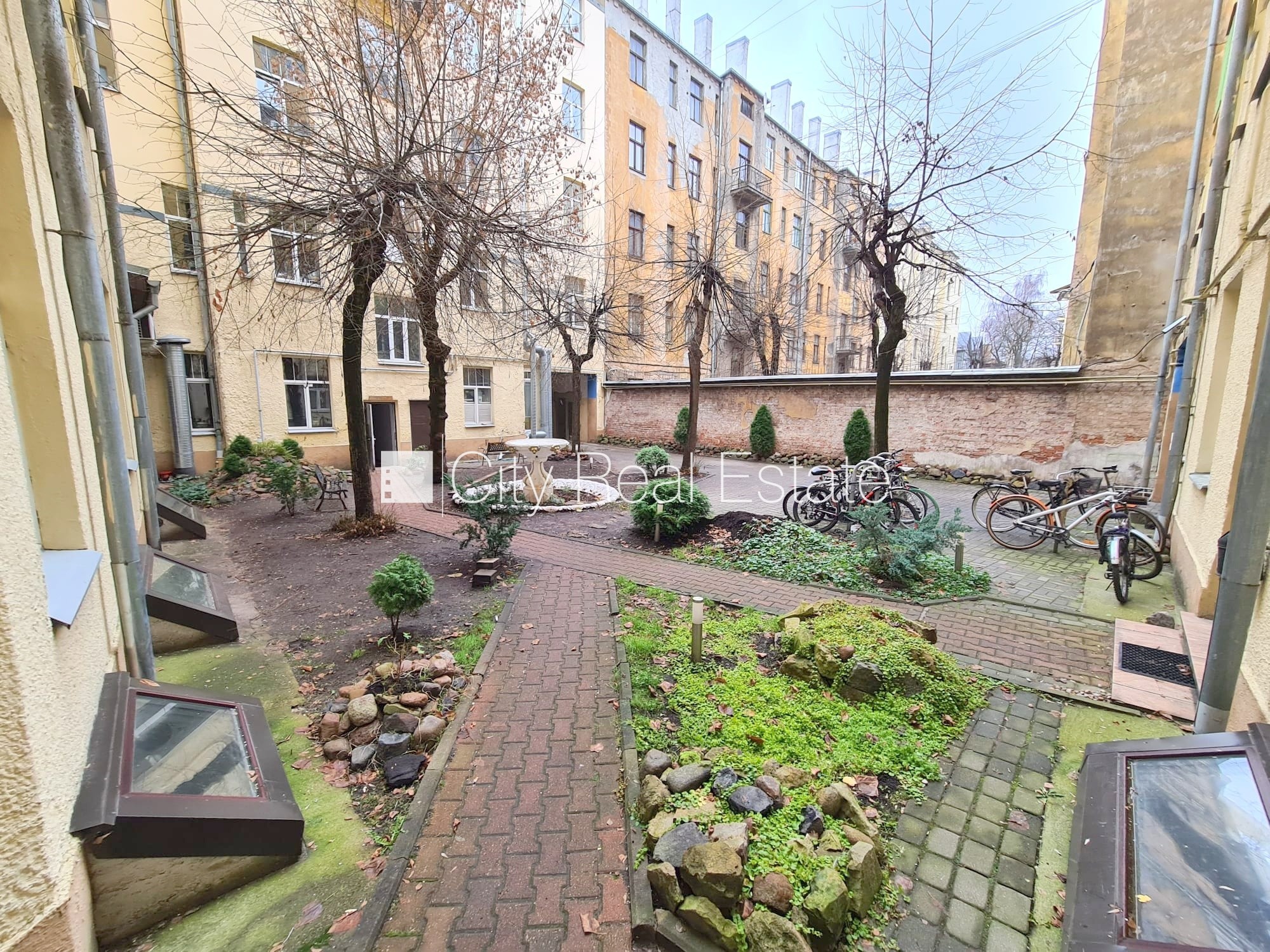 Sludinājumi. Projekts - Matīsa 38, pagalma māja, renovēta māja, slēgts pagalms, ieeja no ielas un pagalma, kāpņu Cena: 350 EUR/mēn Foto #15