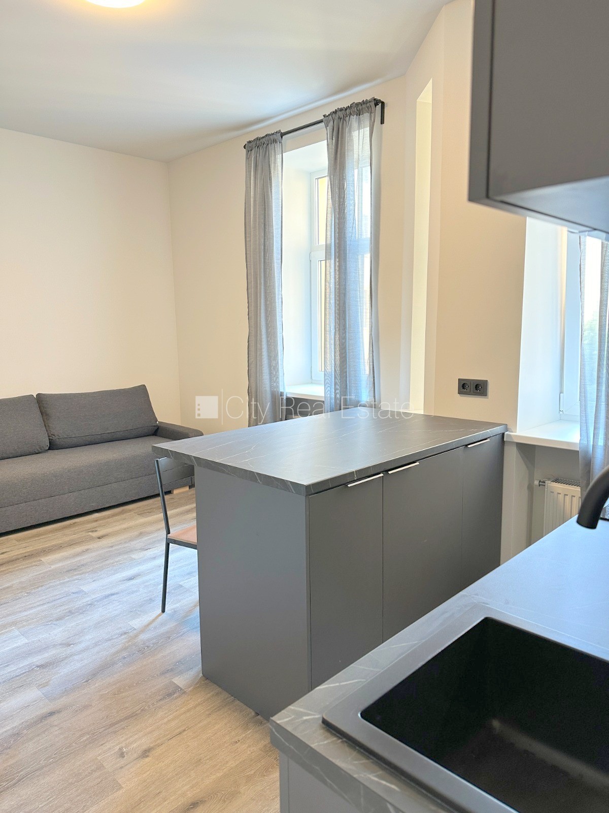 Sludinājumi. Projekts - Matīsa 38, pagalma māja, renovēta māja, slēgts pagalms, ieeja no ielas un pagalma, kāpņu Cena: 350 EUR/mēn Foto #4