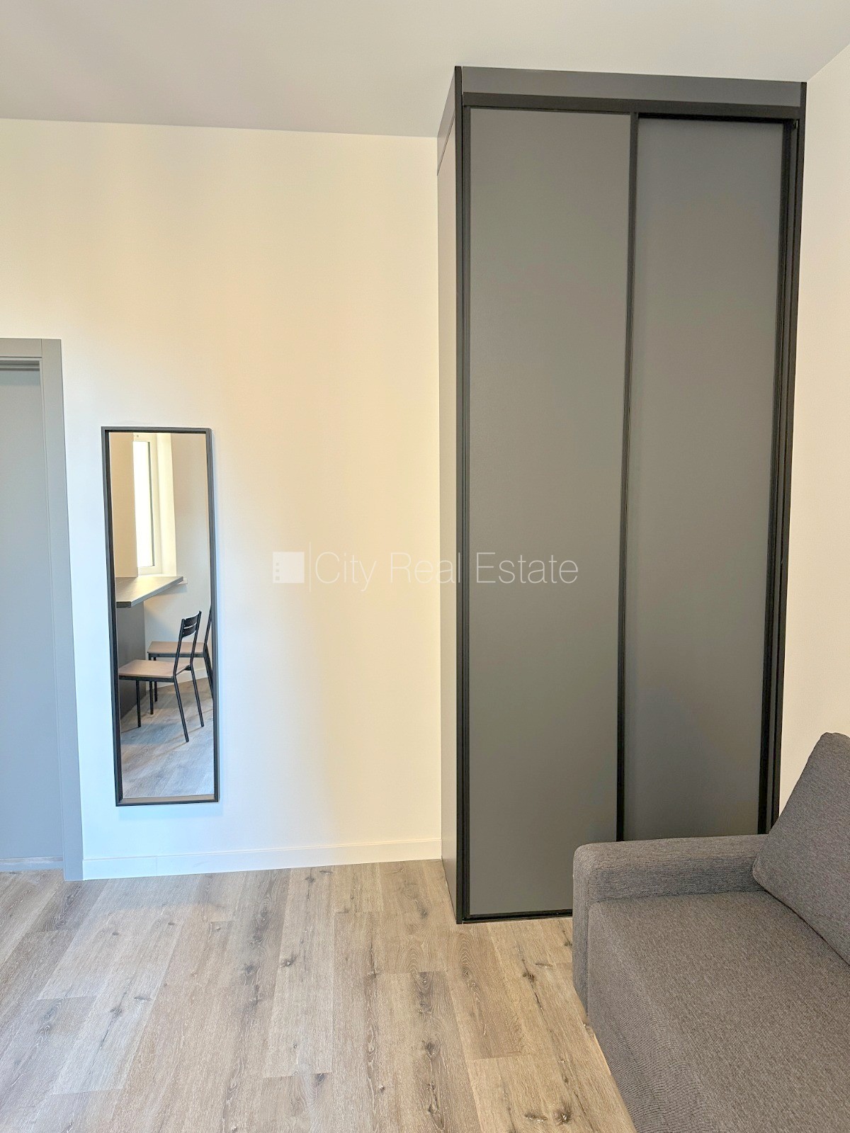 Sludinājumi. Projekts - Matīsa 38, pagalma māja, renovēta māja, slēgts pagalms, ieeja no ielas un pagalma, kāpņu Cena: 350 EUR/mēn Foto #8